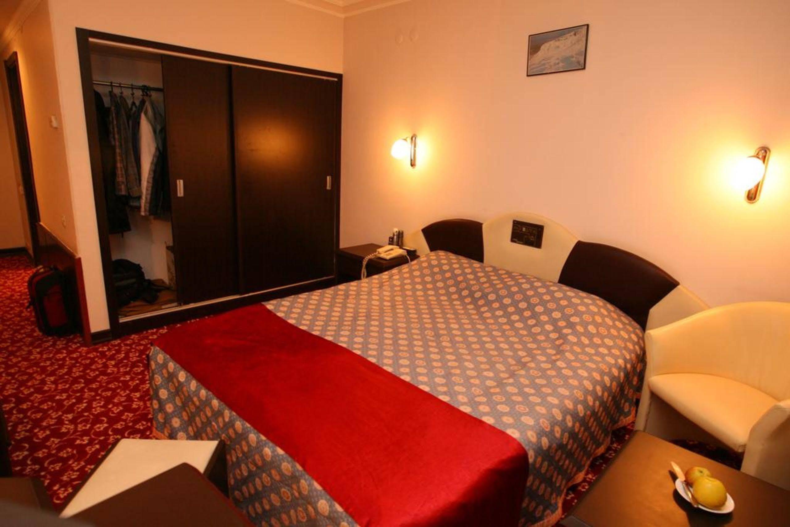 Akyuz Hotel Ankara Buitenkant foto