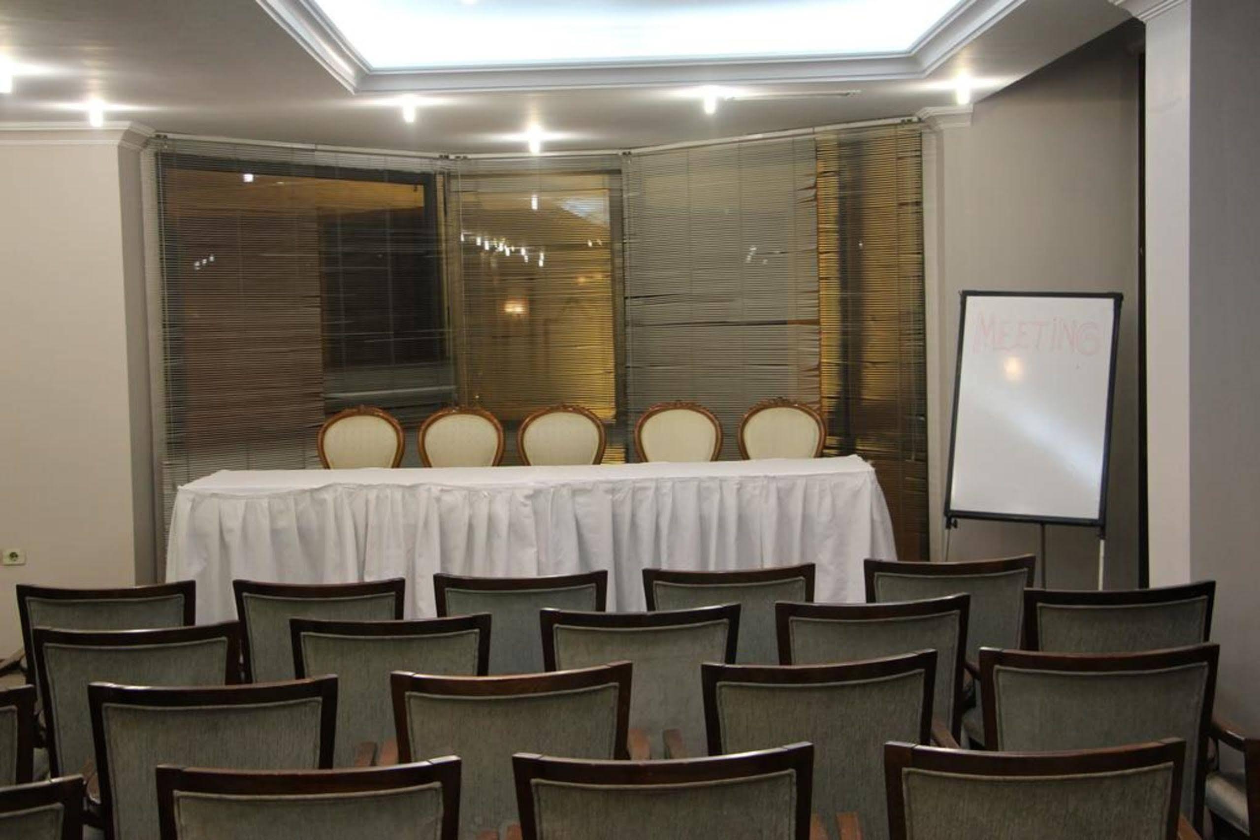Akyuz Hotel Ankara Buitenkant foto